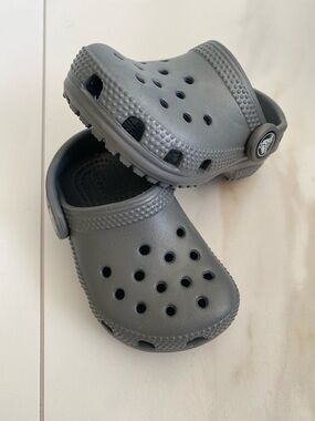 CROCS Kids' Classic Clog - Gray